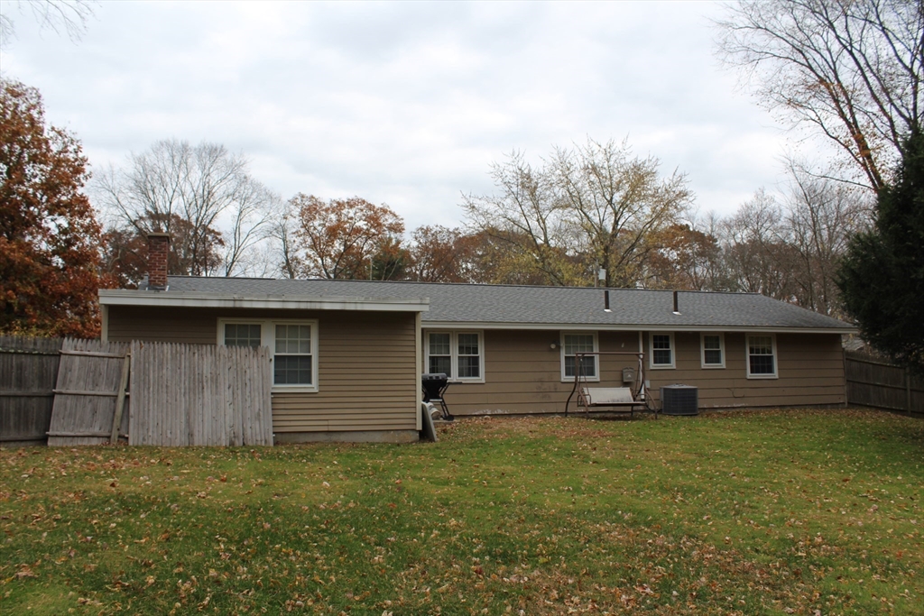 3 Monique Drive Bellingham, MA 02019 - Photo 4 of 39