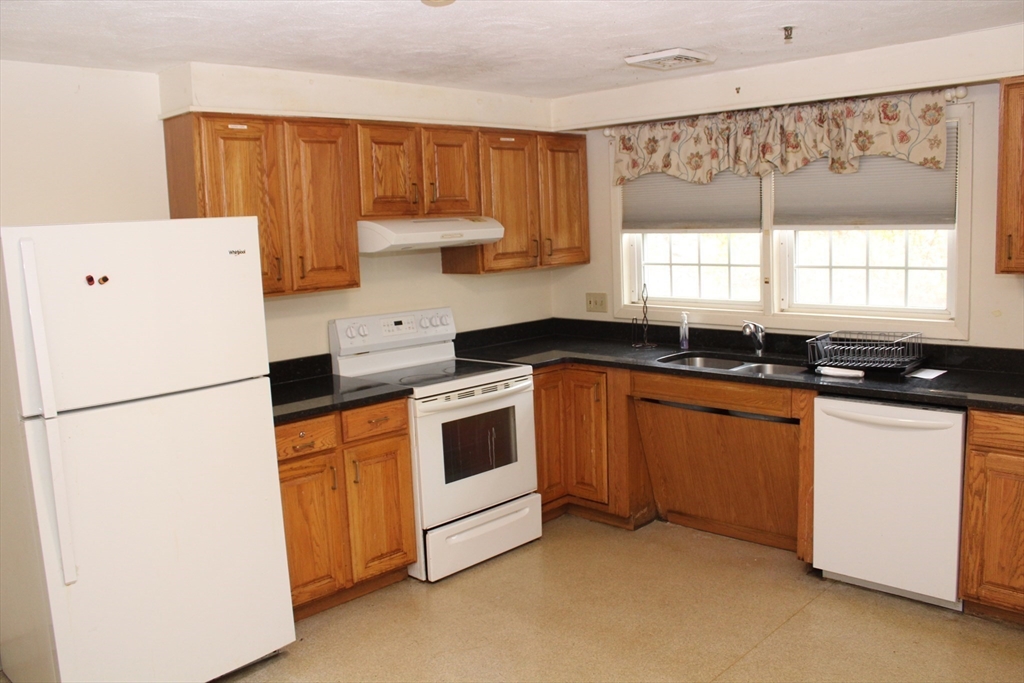 3 Monique Drive Bellingham, MA 02019 - Photo 6 of 39