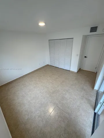 an empty room with a empty space