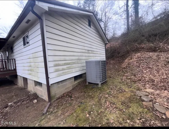 $23,700 | 200 Cedar Street, Appalachia, VA 24216