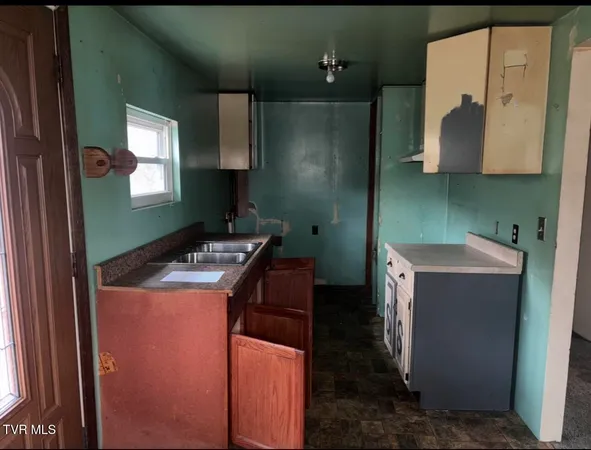 $23,700 | 200 Cedar Street, Appalachia, VA 24216