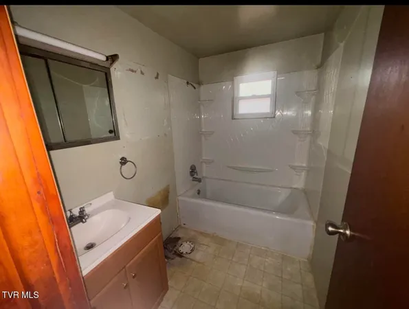 $23,700 | 200 Cedar Street, Appalachia, VA 24216