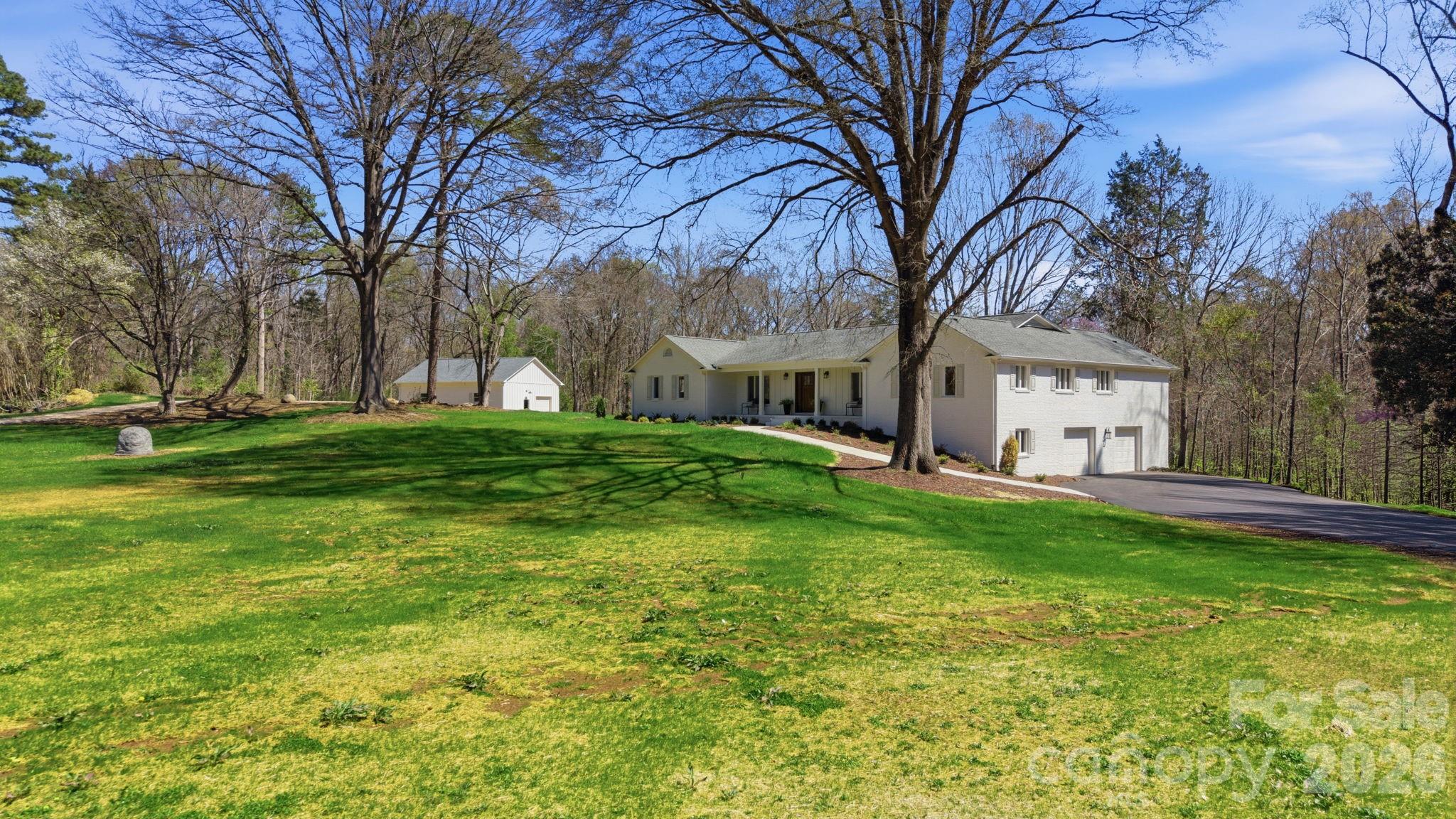 913 Kelly Road Mount Holly, NC 28120 - Photo 4 of 48