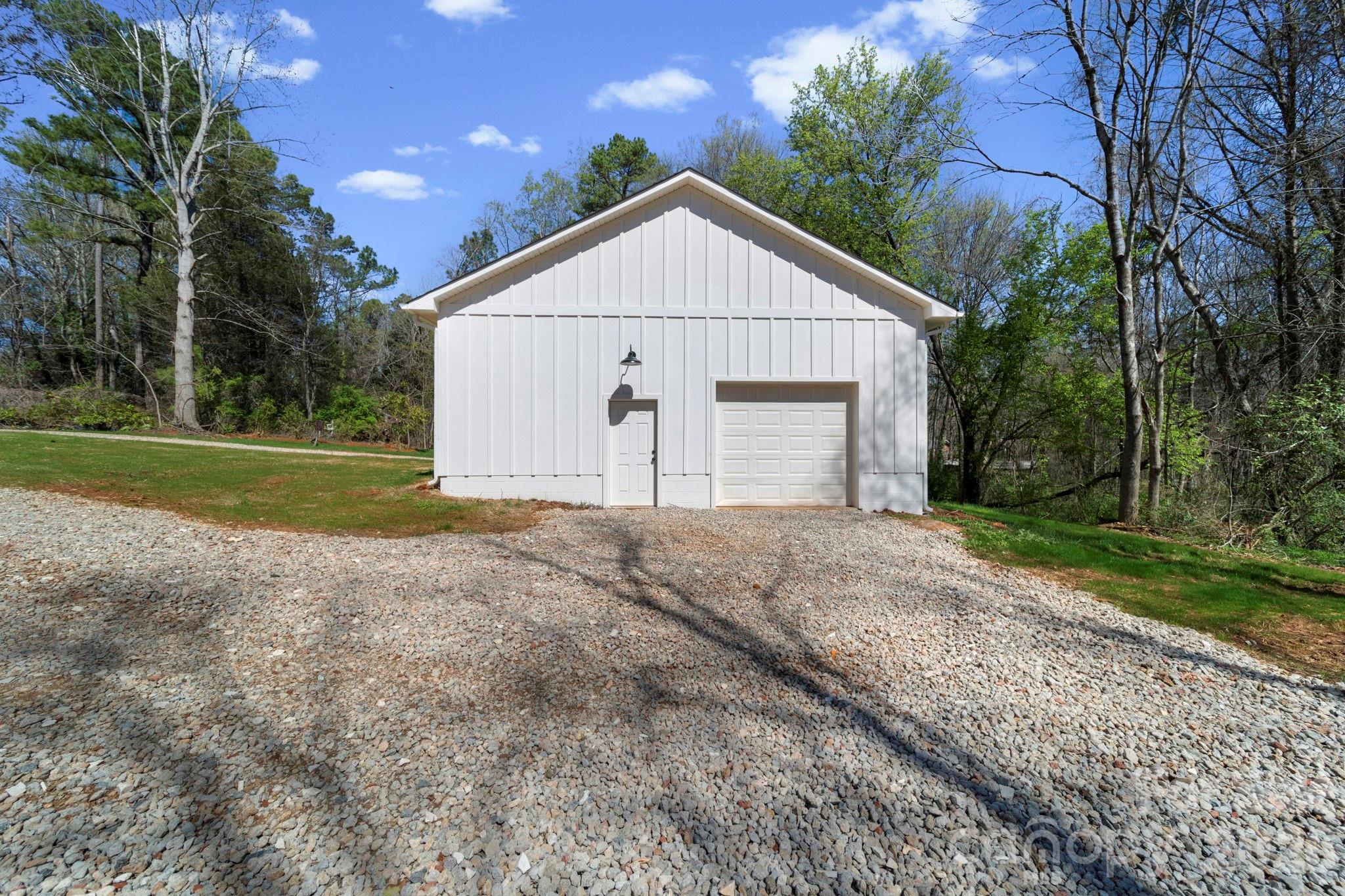 913 Kelly Road Mount Holly, NC 28120 - Photo 41 of 48