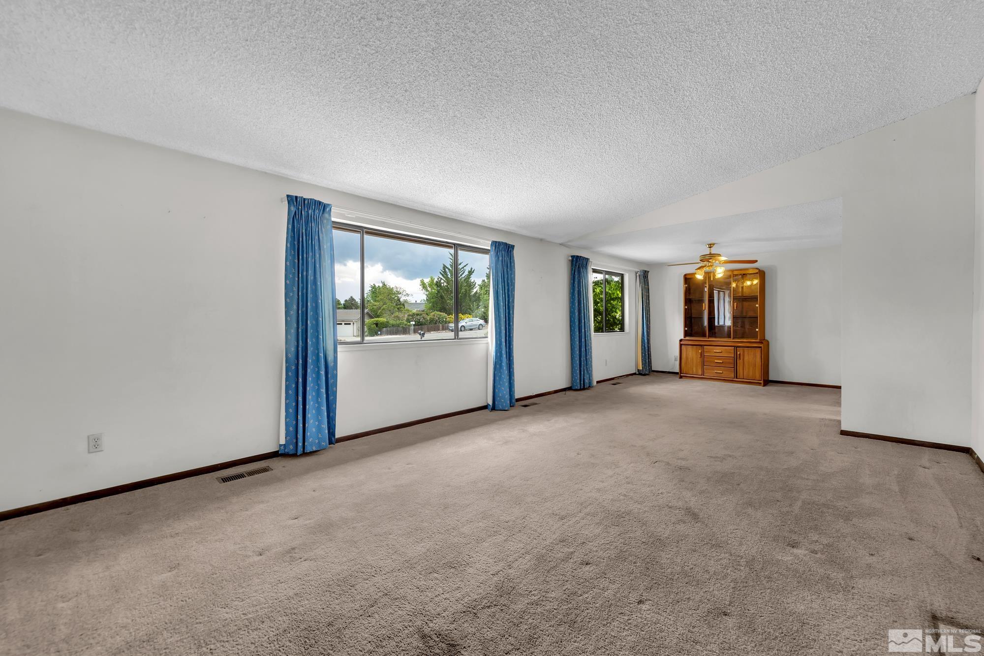 12835 Thomas Creek Road Reno, NV 89511 - Photo 8 of 40 Photo 8
