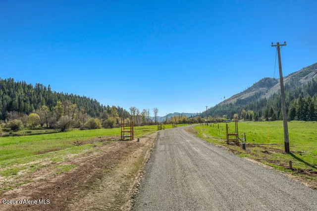 $200,000 | 23 Horn Hooked Ln Street, St. Maries, ID 83861