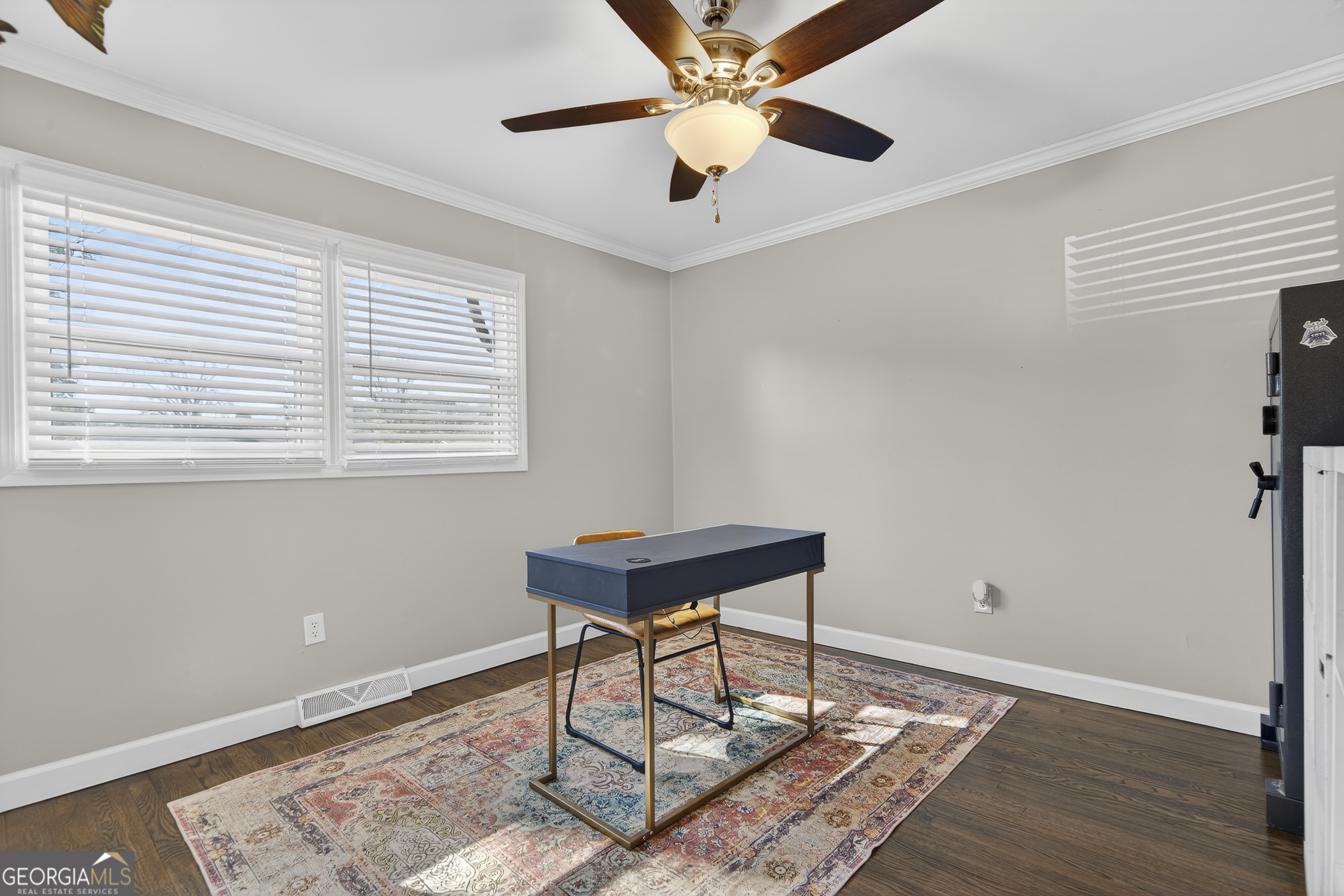 1739 Elmwood Road Milledgeville, GA 31061 - Photo 9 of 41 a room with a table and a window