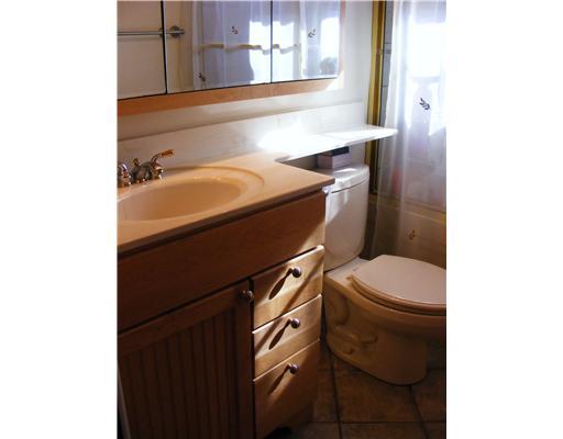 49 Laurel Ridge Road Coraopolis, PA 15108 - Photo 6 of 12 Full Bath.