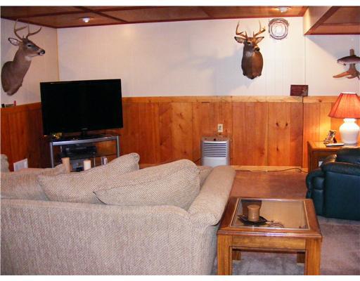 49 Laurel Ridge Road Coraopolis, PA 15108 - Photo 7 of 12 Family Room.