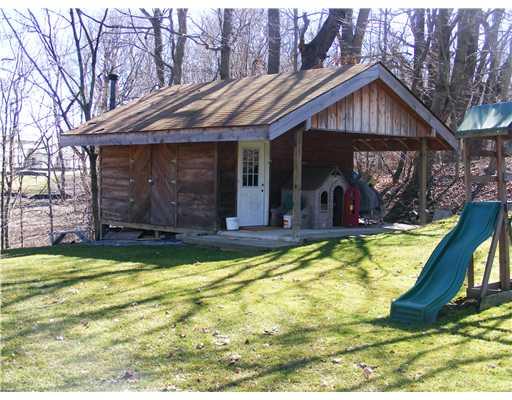 49 Laurel Ridge Road Coraopolis, PA 15108 - Photo 8 of 12 Yard/Garden.