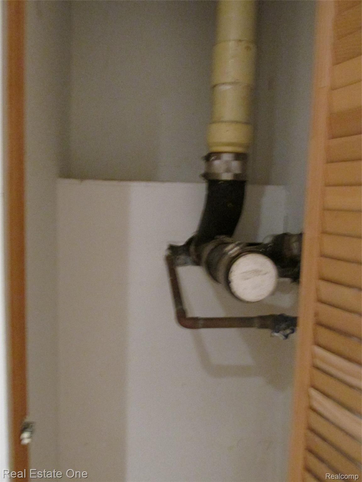 4390 Derry Road Bloomfield Hills, MI 48302 - Photo 67 of 81 IMG_1704.JPG