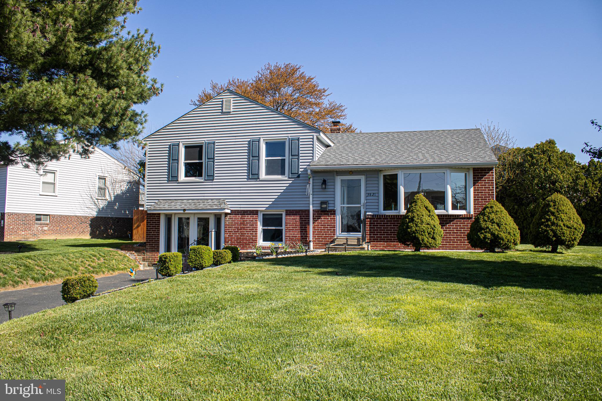3821 Andrea Road Philadelphia, PA 19154 - Photo 2 of 40