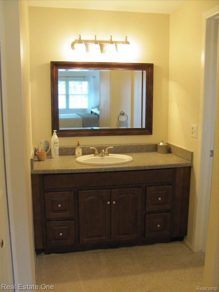 2100 Rutgers Drive Troy, MI 48085 - Photo 19 of 25 IMG_0373