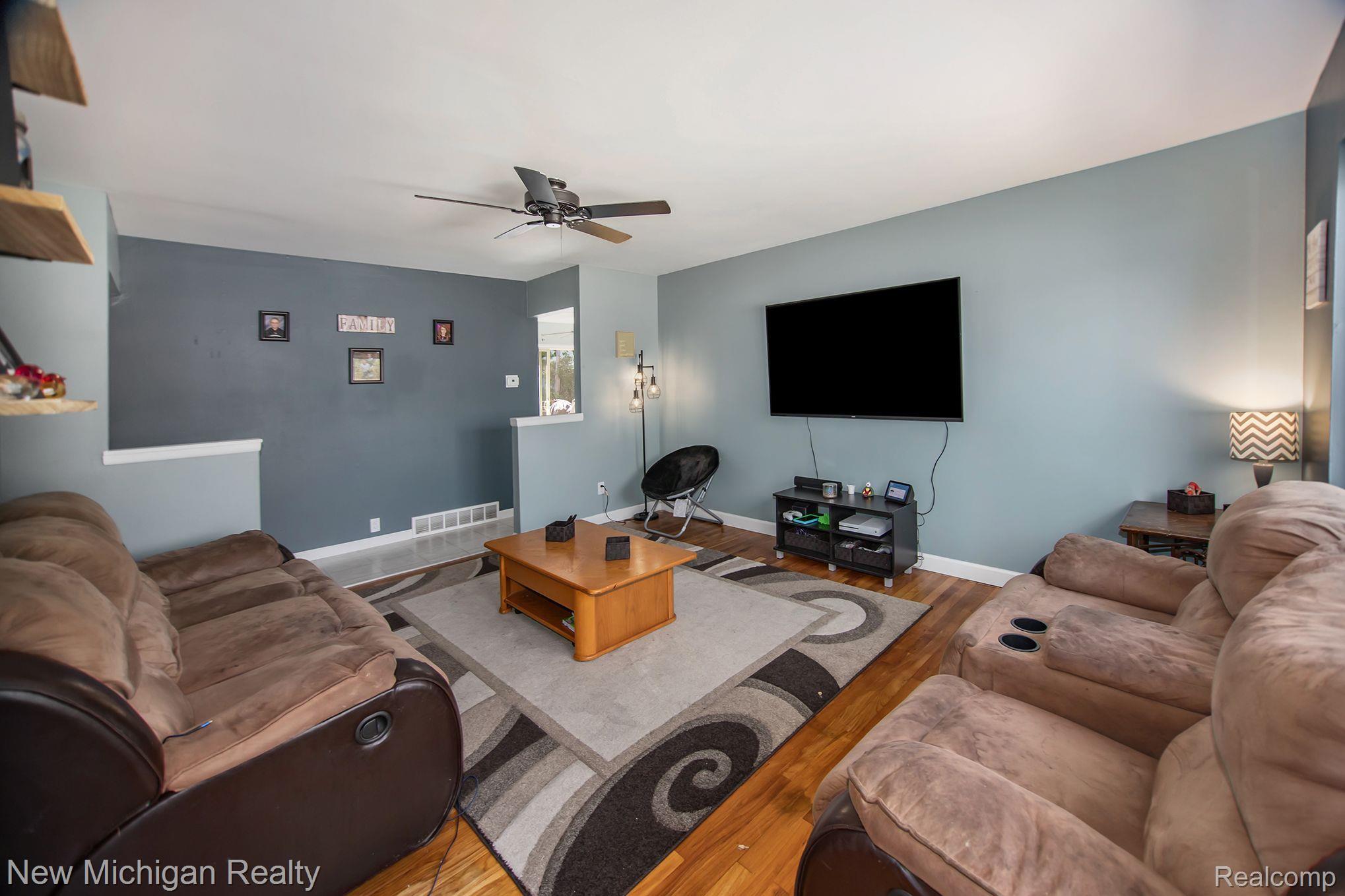 32309 Kelly Road Fraser, MI 48026 - Photo 7 of 21 Gallery Image 7