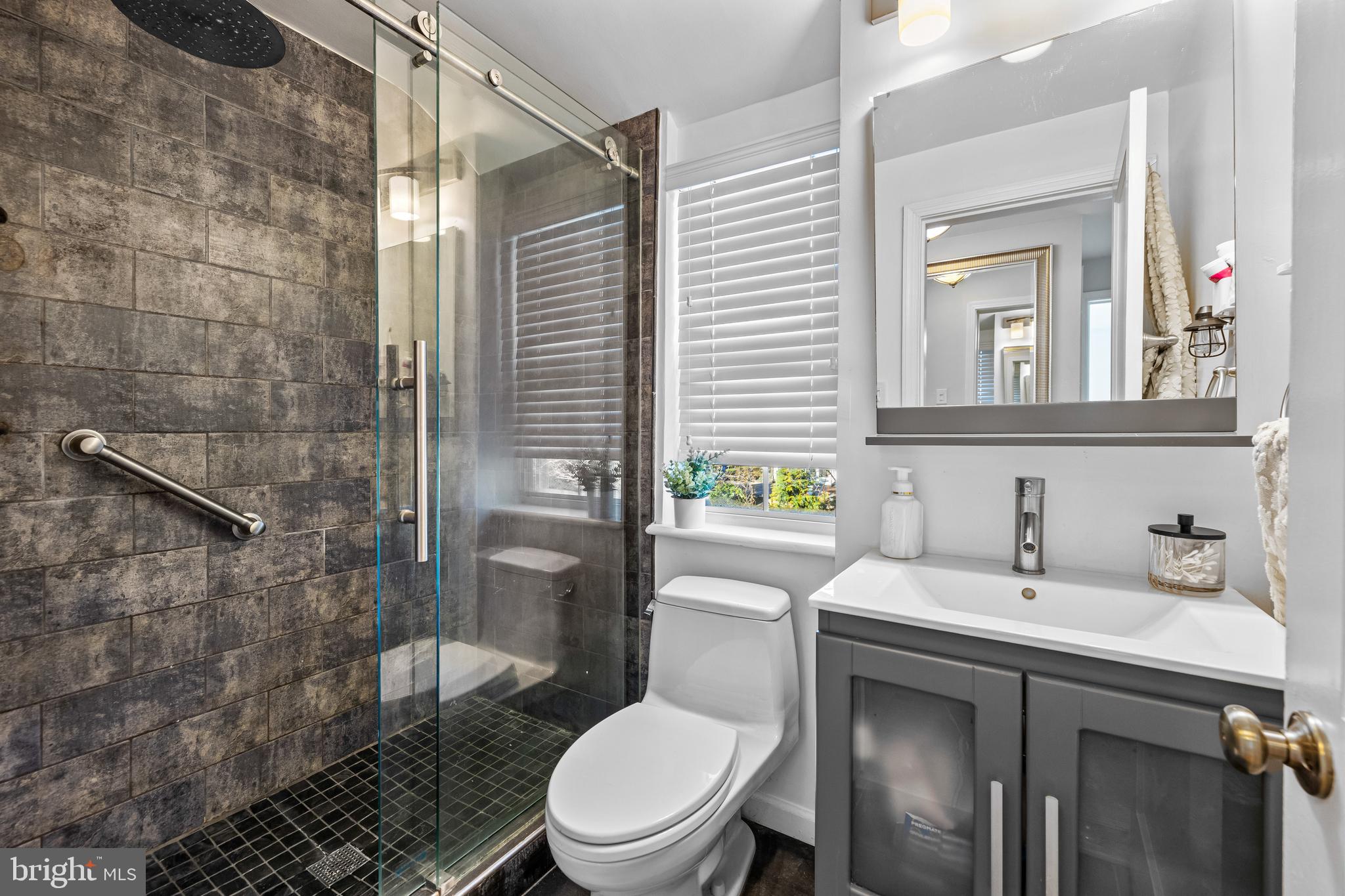 307 Marvin Road Silver Spring, MD 20901 - Photo 12 of 30 Upper full bath updated 2016