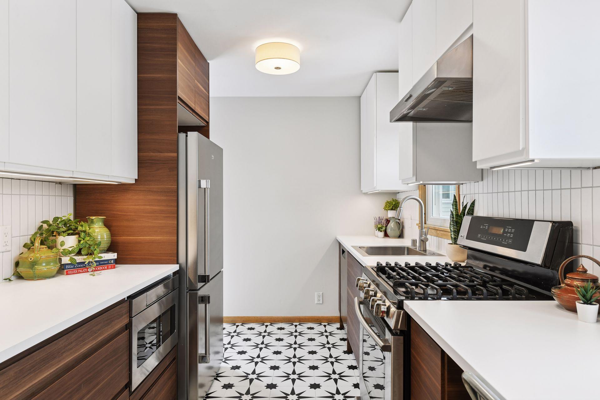 9015 Stanlen Road St. Louis Park, MN 55426 - Photo 4 of 40