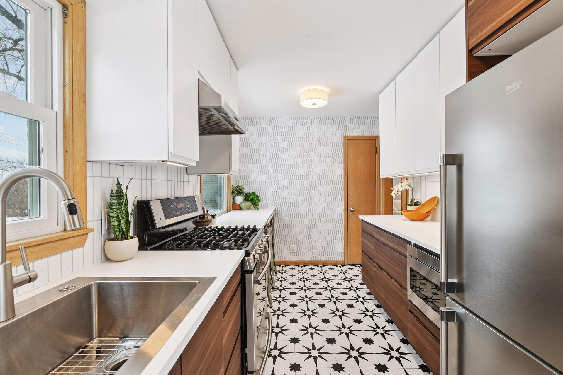 9015 Stanlen Road St. Louis Park, MN 55426 - Photo 10 of 40