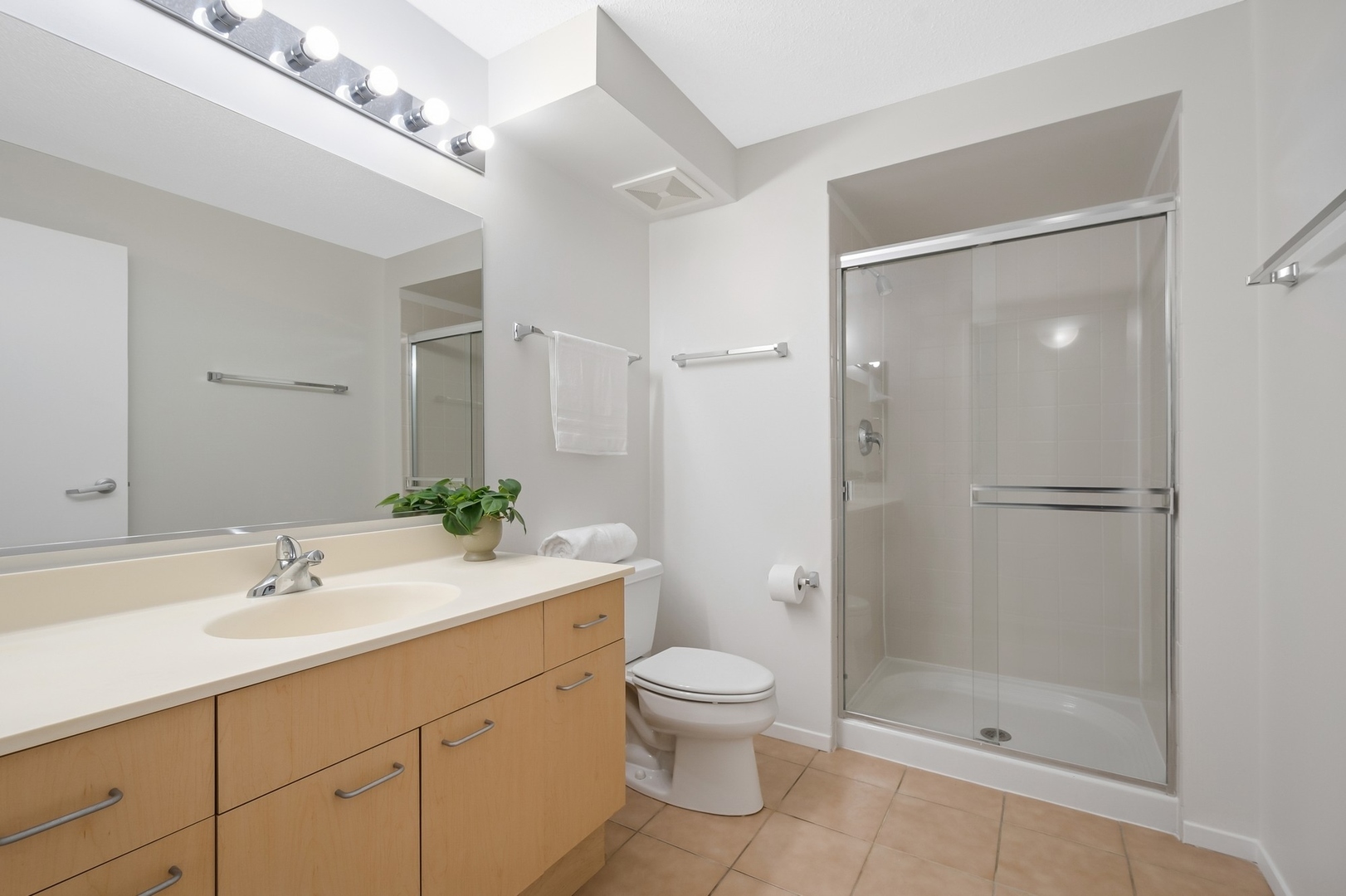 800 Elgin Road, Unit 620 Evanston, IL 60201 - Photo 16 of 24 Gallery Image 16