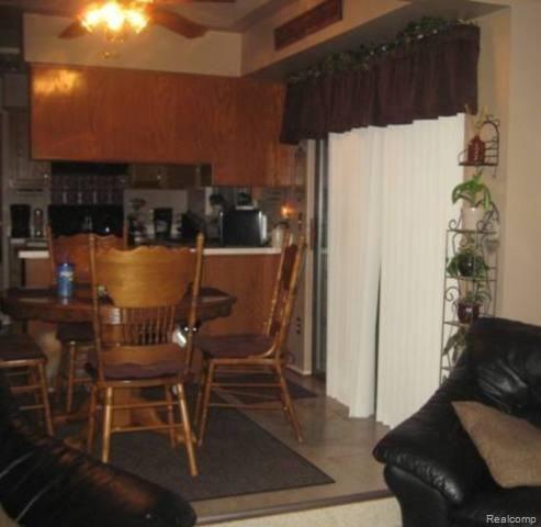 24793 Pheasant Run Road Flat Rock, MI 48134 - Photo 15 of 33 DOORWALL- EATING AREA.JPG