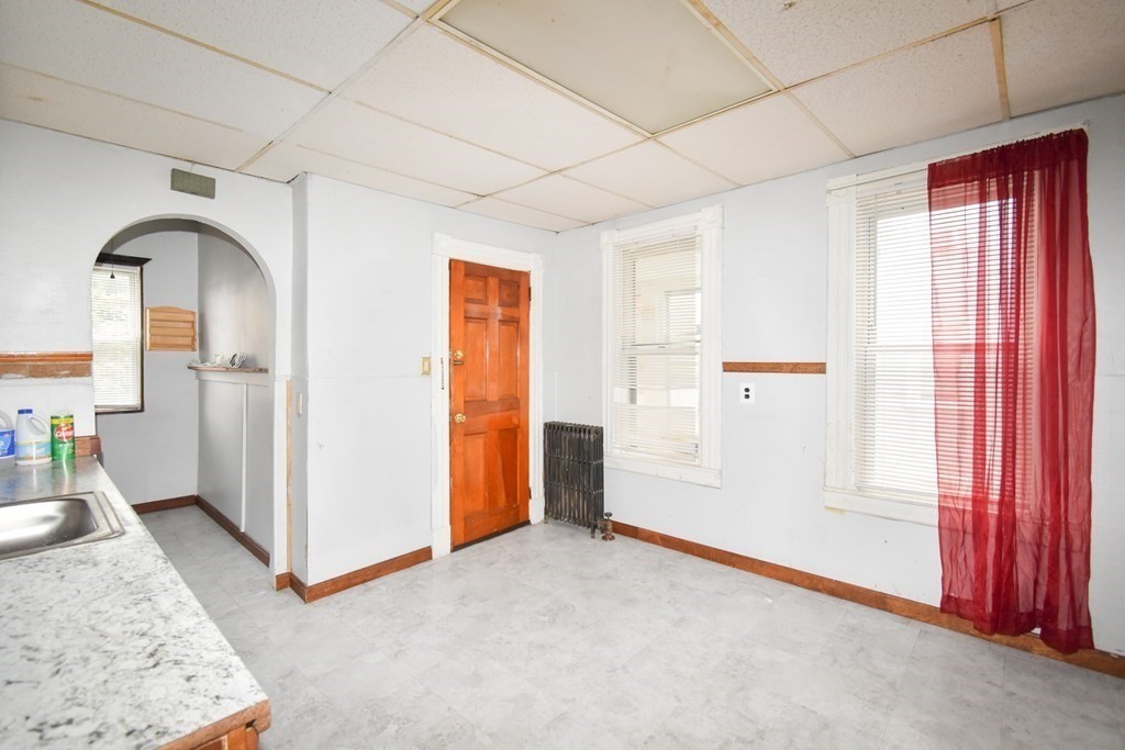 17-19 Parkside Street Springfield, MA 01104 - Photo 8 of 21 Gallery Image 8