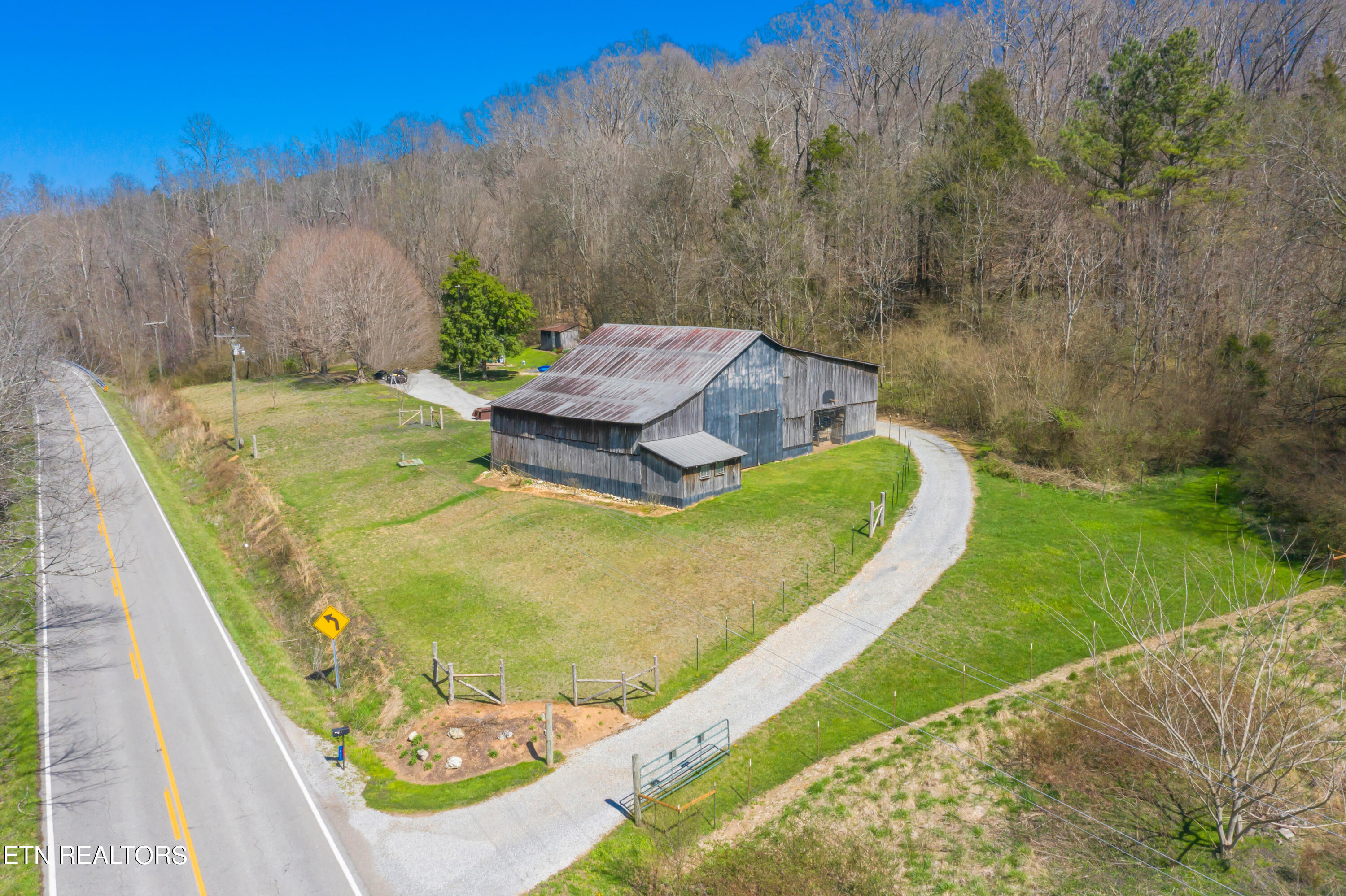 1571 Sweetwater Road Philadelphia, TN 37846 - Photo 3 of 10 1571 Sweetwater Road Update March5