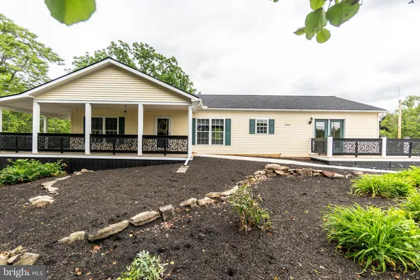 $299,900 | 304 Crystal Creek Crossing, Abbottstown, PA 17301