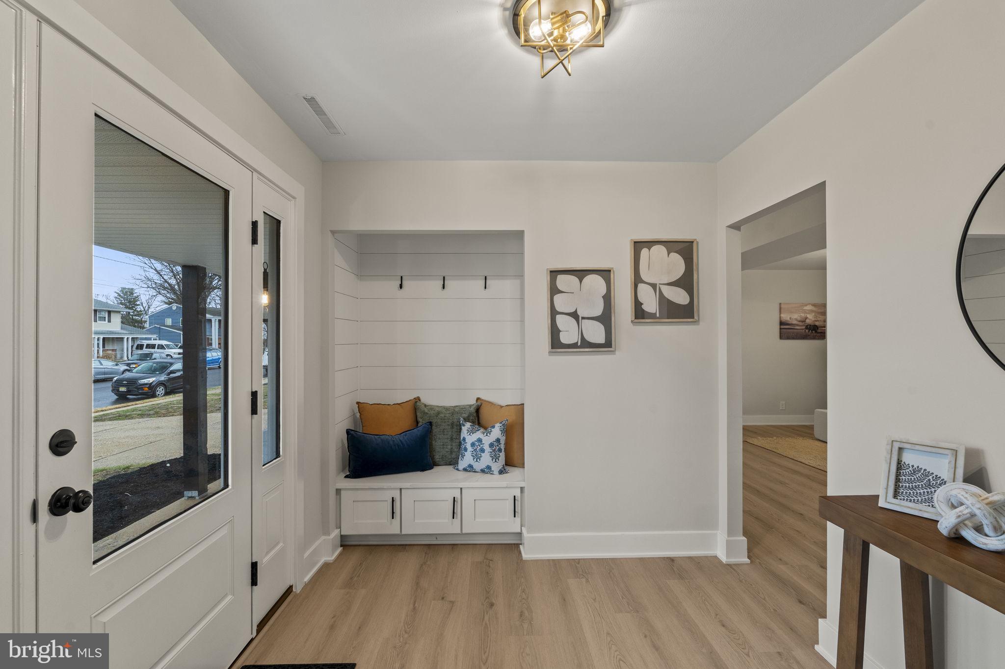 14 Montclair Drive Delran, NJ 08075 - Photo 3 of 40 Foyer