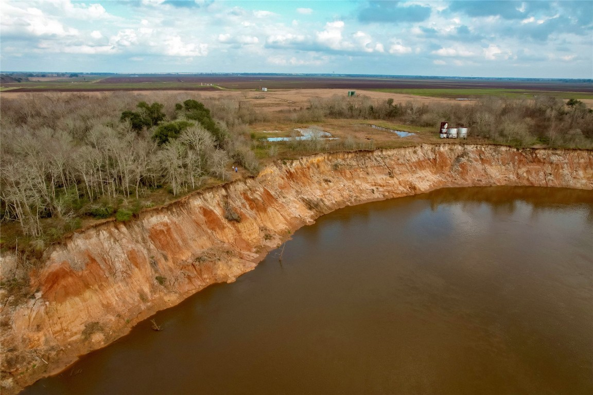 0 Redwood Street Rosharon, TX 77583 - Photo 8 of 11 a view of an ocean and beach