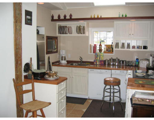 2 Whitehall Road, Unit 1 1 Amesbury, MA 01913 - Photo 3 of 10 Gallery Image 3