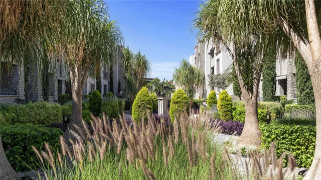 a view of a multi story building