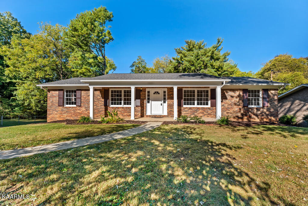 945 Corning Road Knoxville, TN 37923 - Photo 1 of 30 945 Corning Rd 37923 Front 1