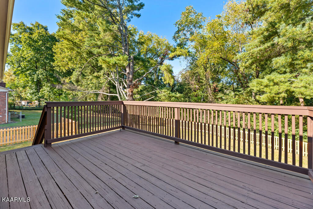 945 Corning Road Knoxville, TN 37923 - Photo 27 of 30 945 Corning Rd 37923 Deck