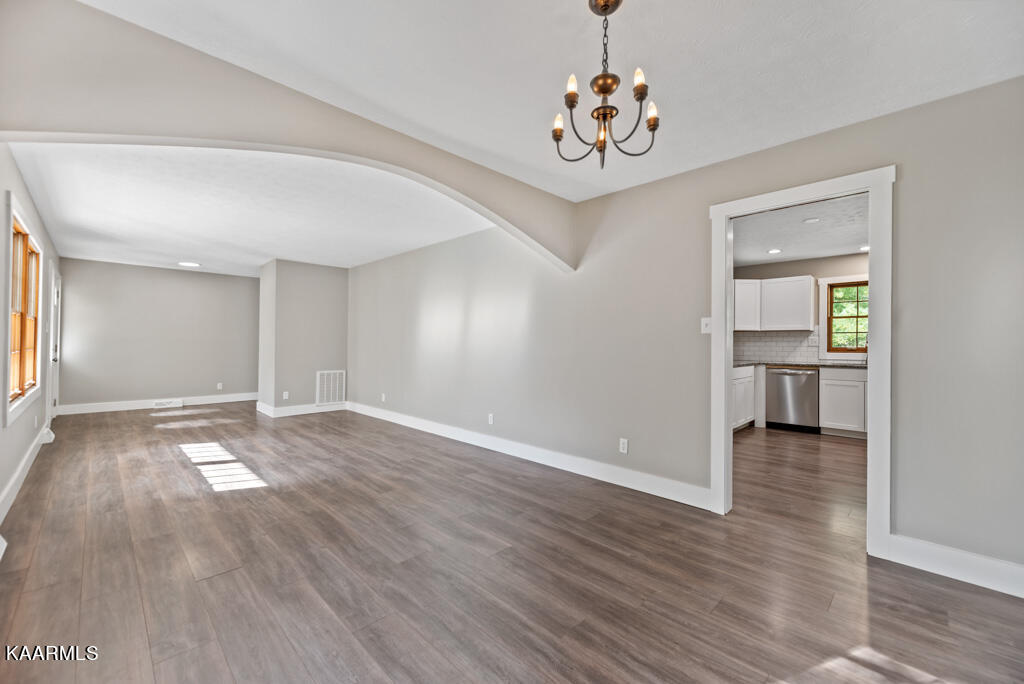 945 Corning Road Knoxville, TN 37923 - Photo 5 of 30 945 Corning Rd 37923 DR-LR