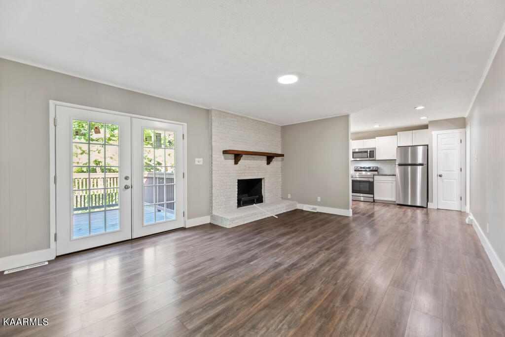 945 Corning Road Knoxville, TN 37923 - Photo 8 of 30 945 Corning Rd 37923 Den