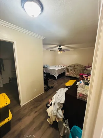 a bed room with a window