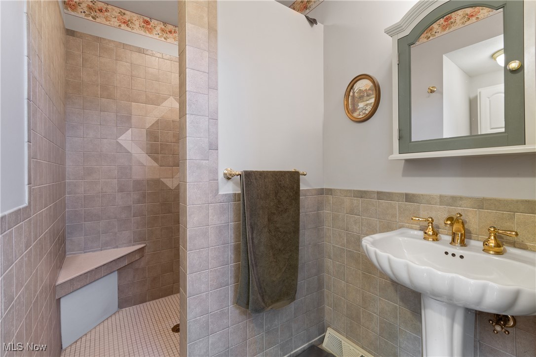 658 Roe Drive Akron, OH 44319 - Photo 38 of 50 Gallery Image 38