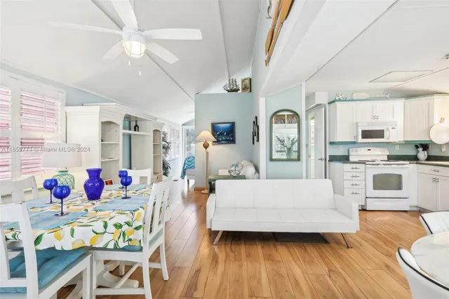 $4,800 | 10851 South Ocean Drive, Unit 135, Jensen Beach, FL 34957