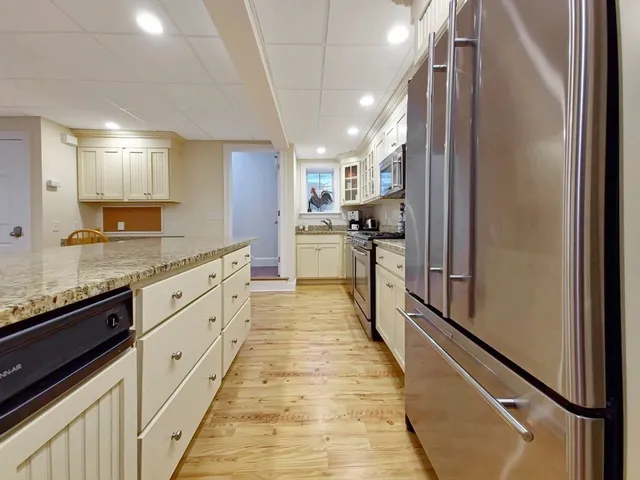 $2,100 | 111 Shore Drive, Unit 1, Mashpee, MA 02649