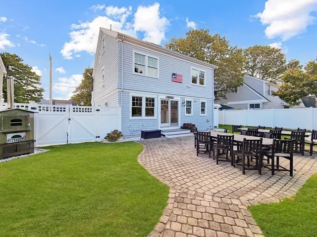 $2,100 | 111 Shore Drive, Unit 1, Mashpee, MA 02649