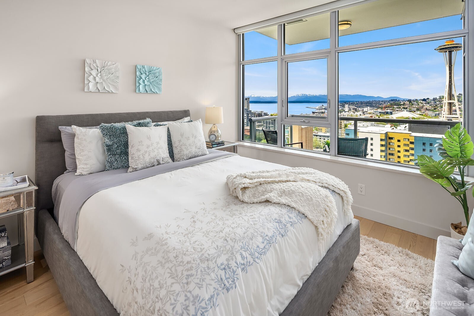 583 Battery Street, Unit 2205N Seattle, WA 98121 - Photo 11 of 28