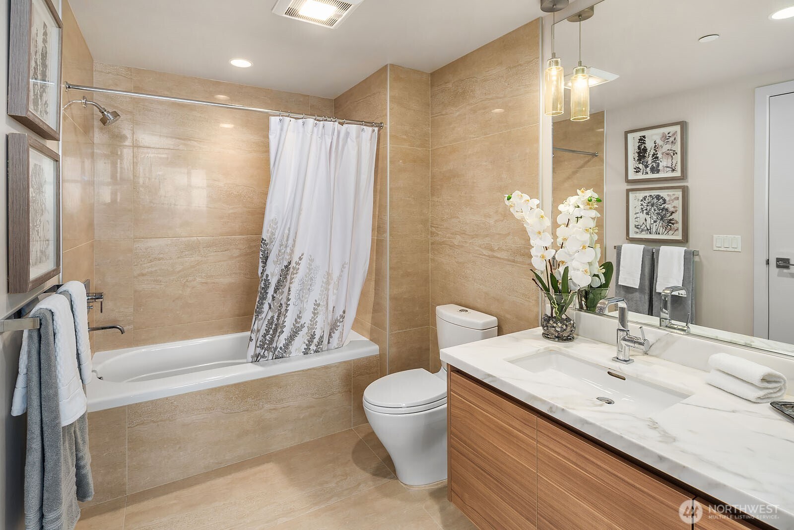 583 Battery Street, Unit 2205N Seattle, WA 98121 - Photo 12 of 28