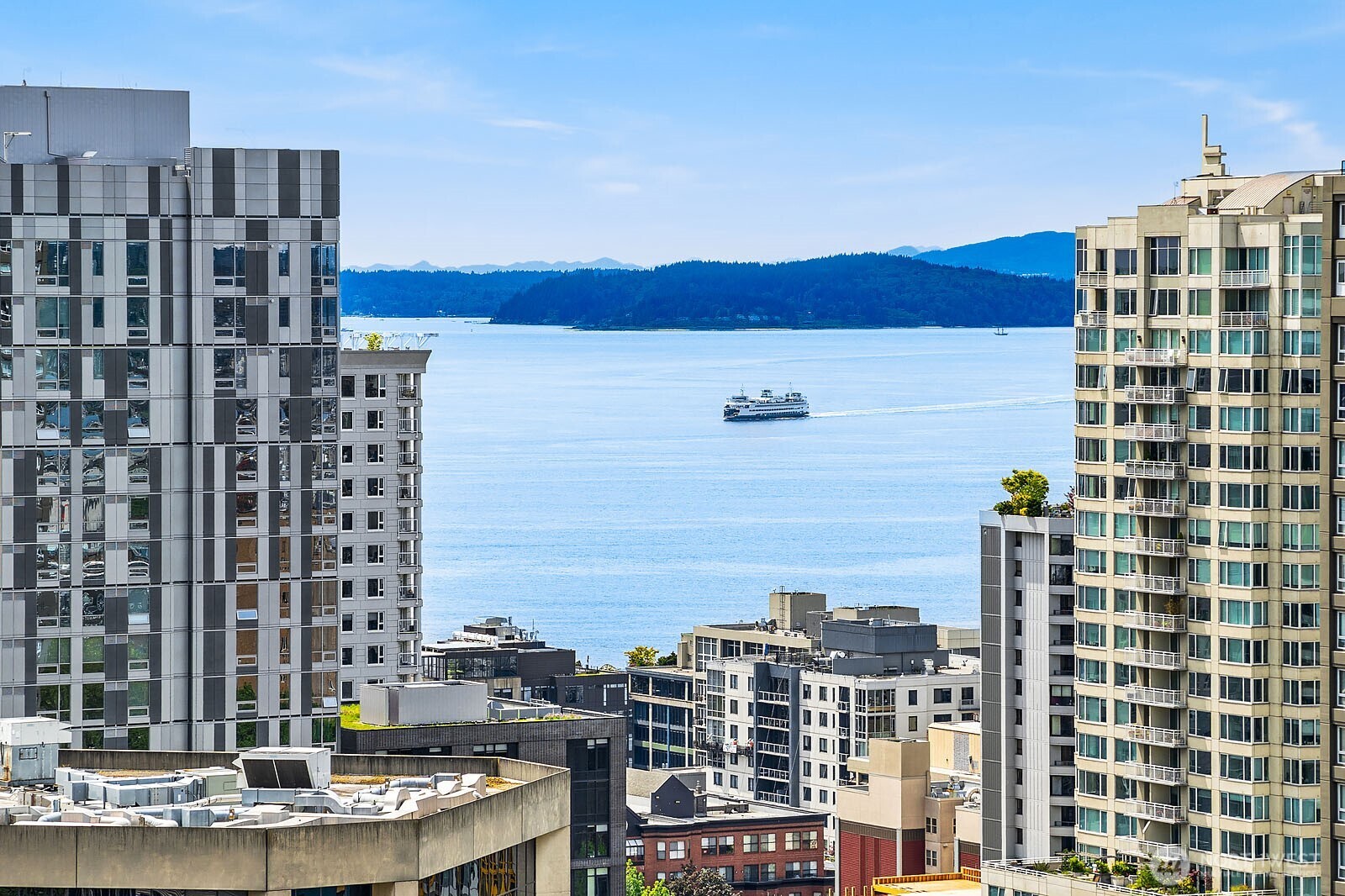 583 Battery Street, Unit 2205N Seattle, WA 98121 - Photo 15 of 28