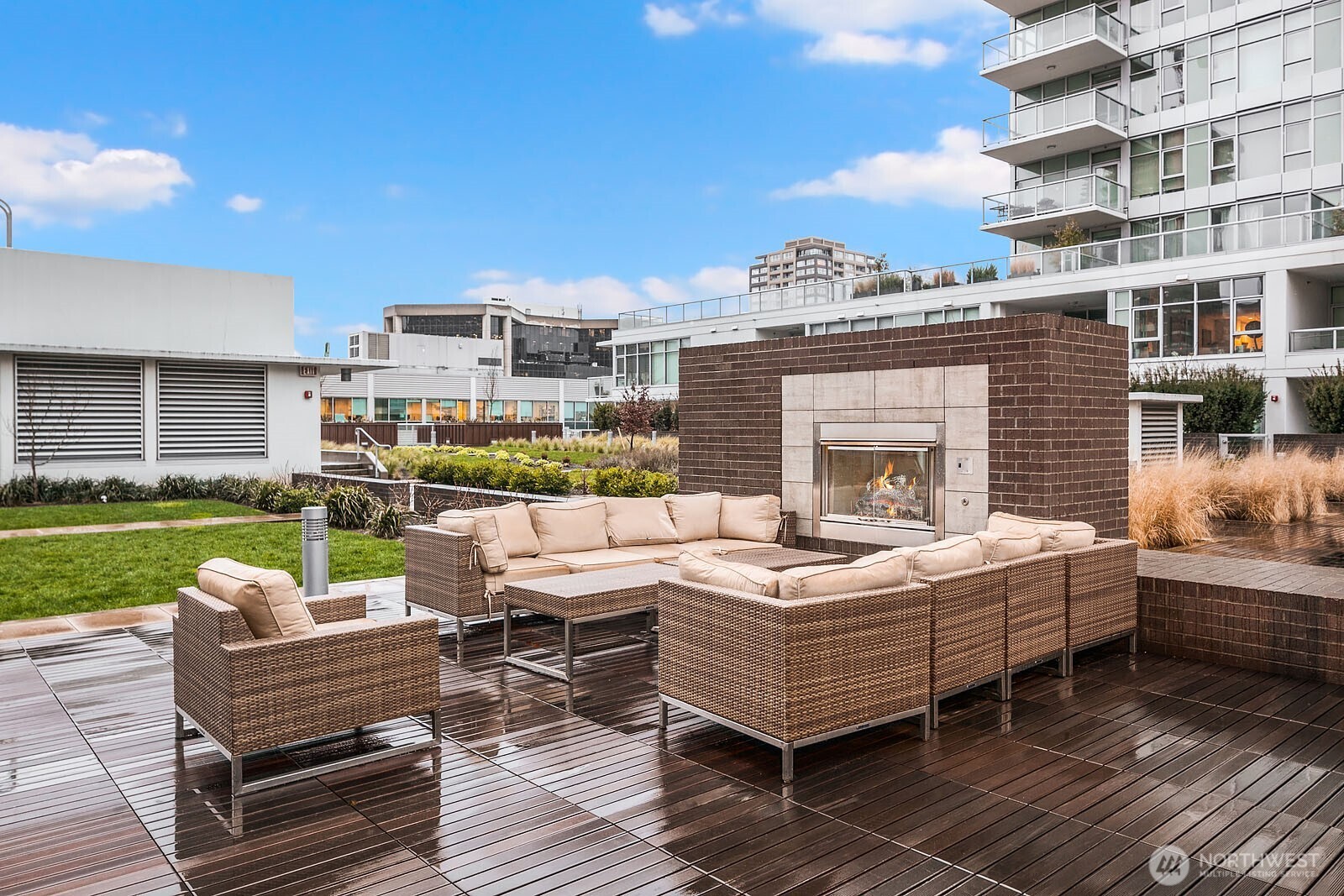 583 Battery Street, Unit 2205N Seattle, WA 98121 - Photo 22 of 28