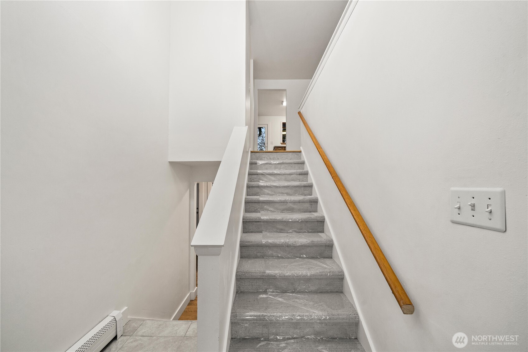 114 Southwest 313th Street Federal Way, WA 98023 - Photo 16 of 40 a view of entryway