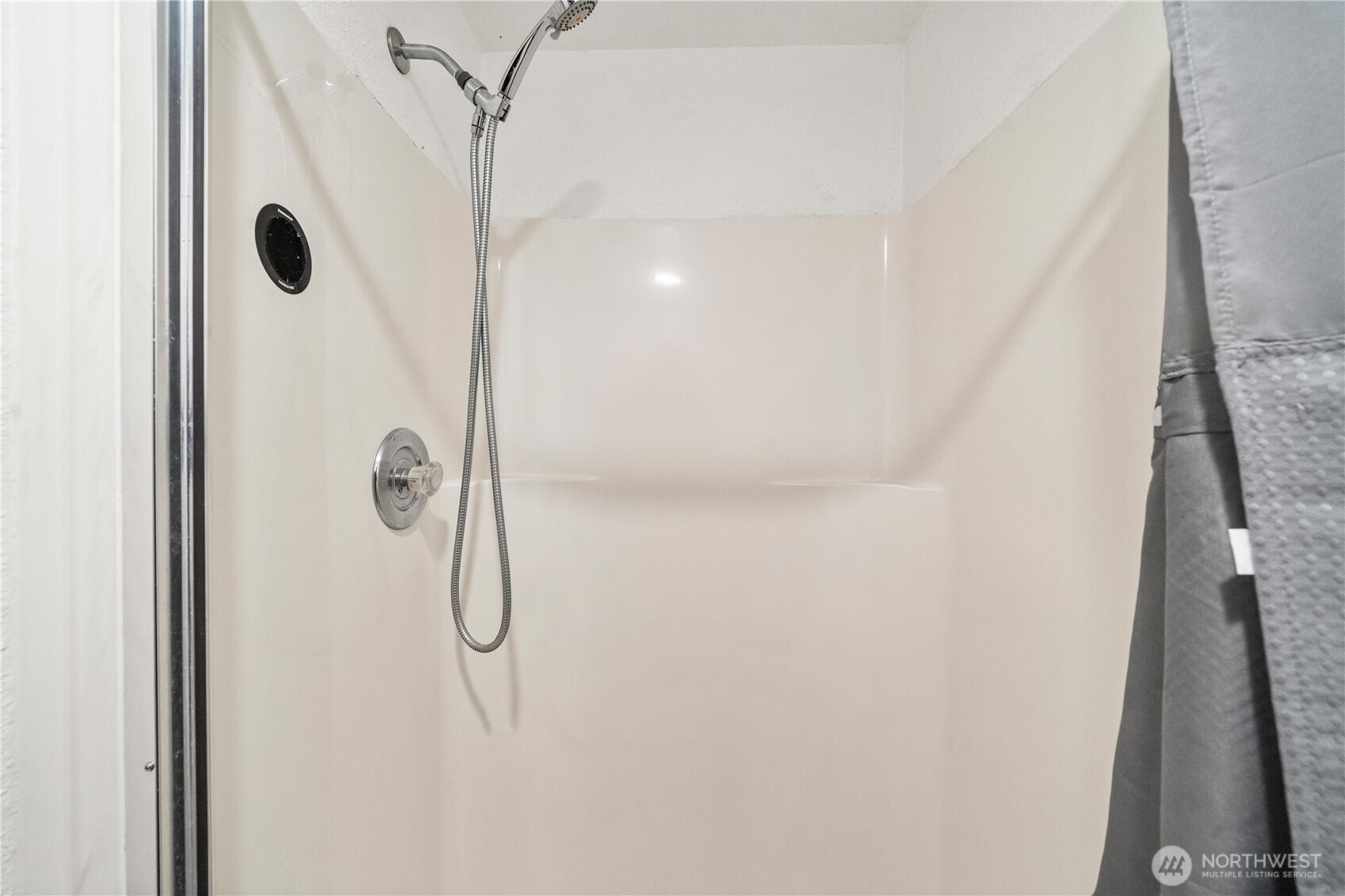 114 Southwest 313th Street Federal Way, WA 98023 - Photo 19 of 40 a bathroom with a shower