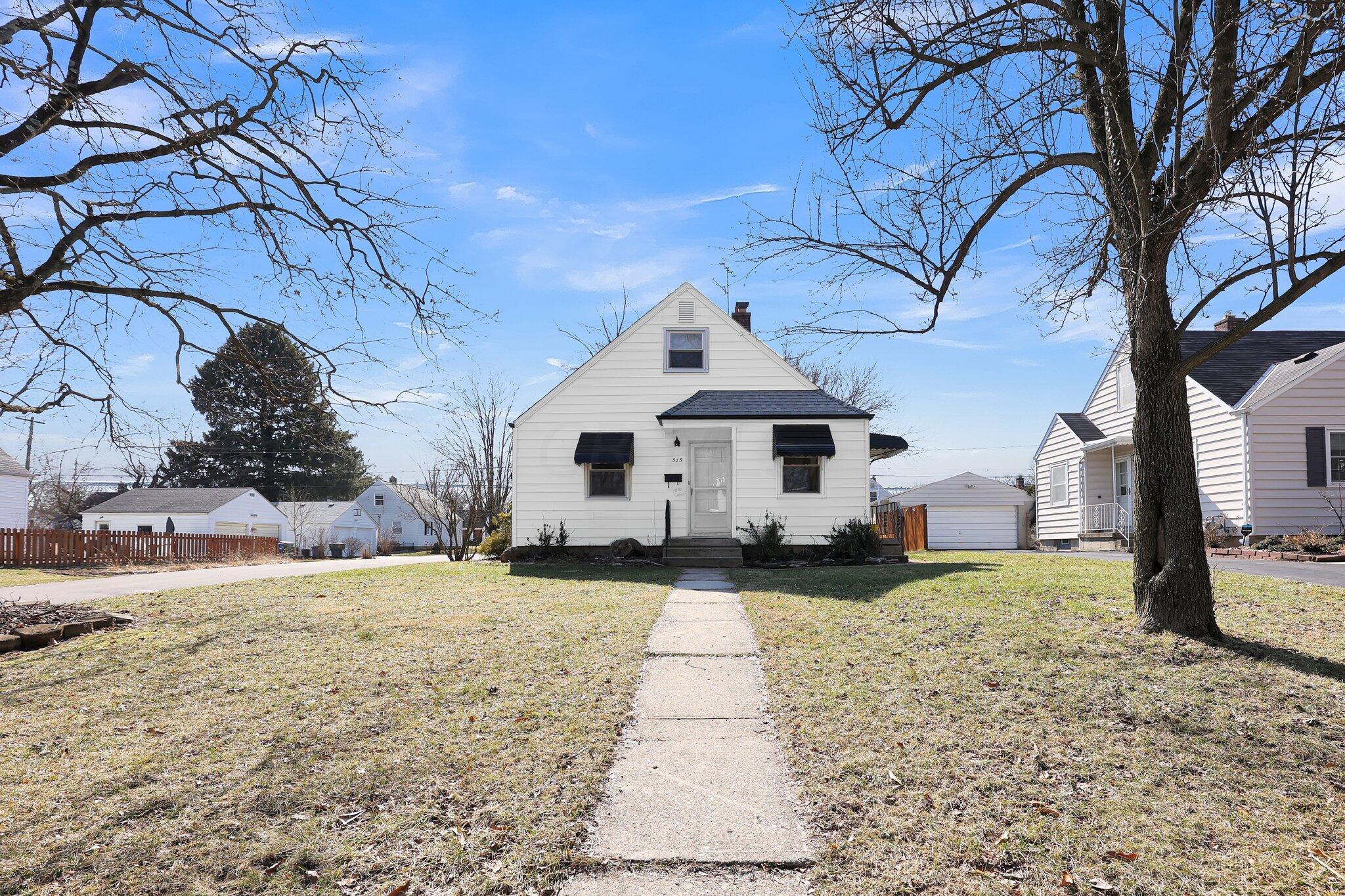 515 Blenheim Road Columbus, OH 43214 - Photo 2 of 22 2-web-or-mls-515-blenheim-rd