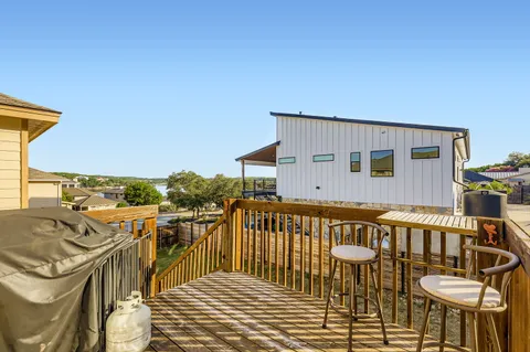 $489,900 | 19004 Mariners Point, Point Venture, TX 78645