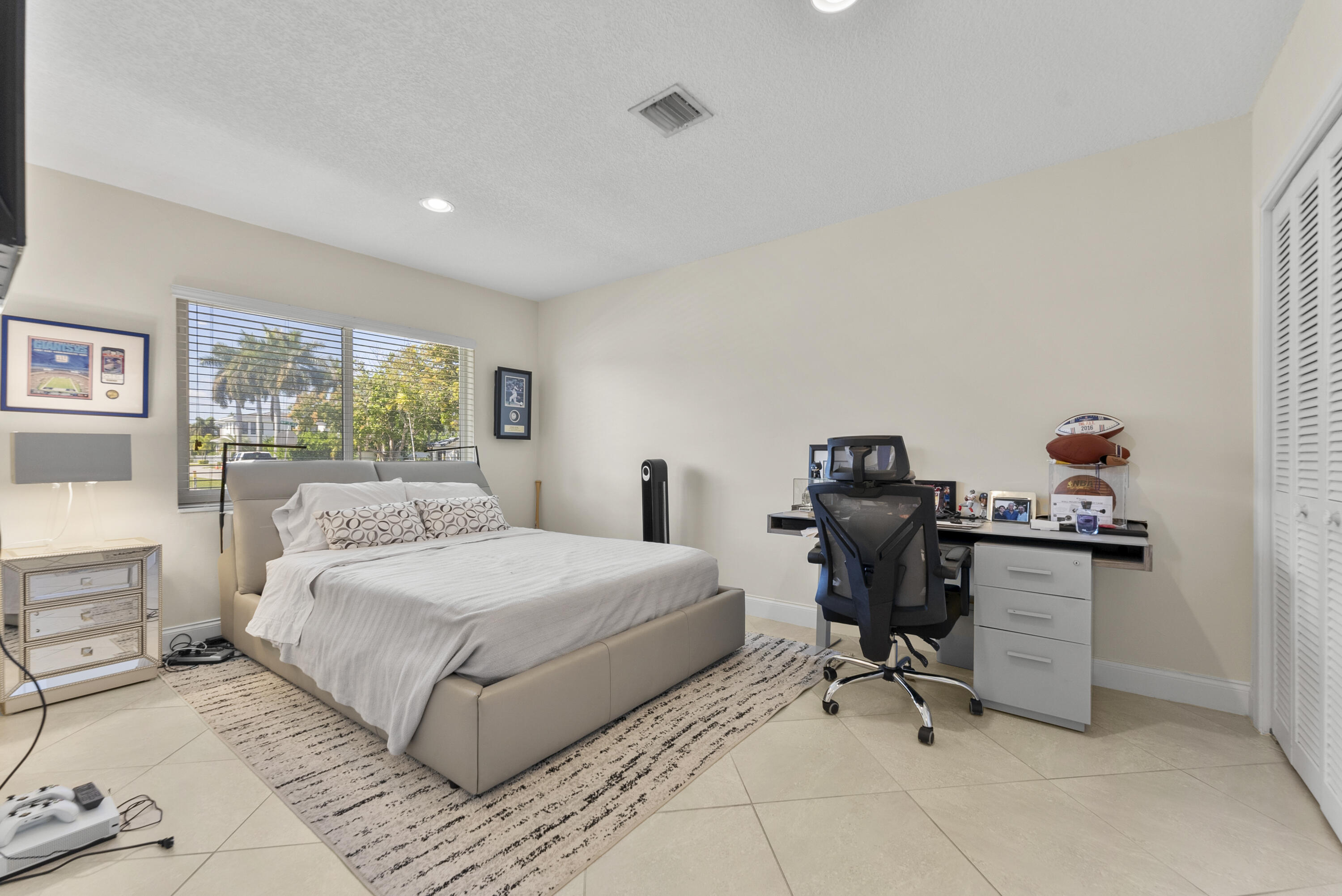 401 Northeast 10th Terrace Boca Raton, FL 33432 - Photo 22 of 46 DSC05816