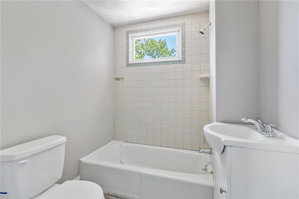 64 Pierce Street Westerly, RI 02891 - Photo 16 of 27 Gallery Image 16