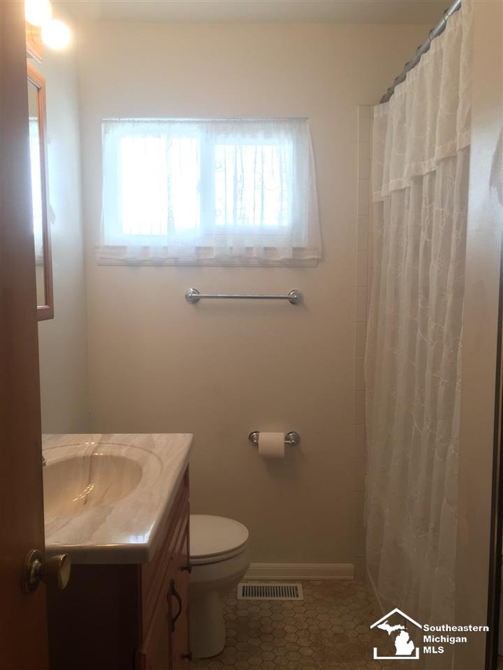 7063 North Gulley Road Dearborn Heights, MI 48127 - Photo 6 of 24
